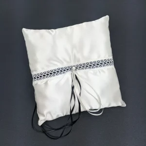 060B Coussin d'alliances ivoire et marine