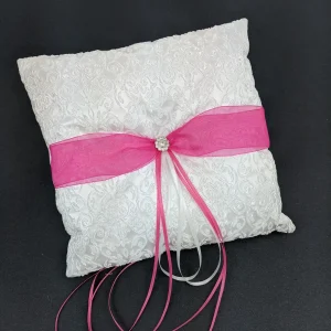 023A Coussin d'alliances en dentelle blanche et rose