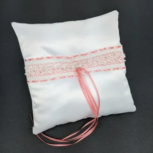 014A Coussin d'alliances blanc et corail