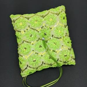 017B Coussin d'alliances en dentelle vert lime