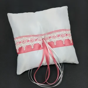 054A Coussin d'alliances blanc avec ruban vieux rose