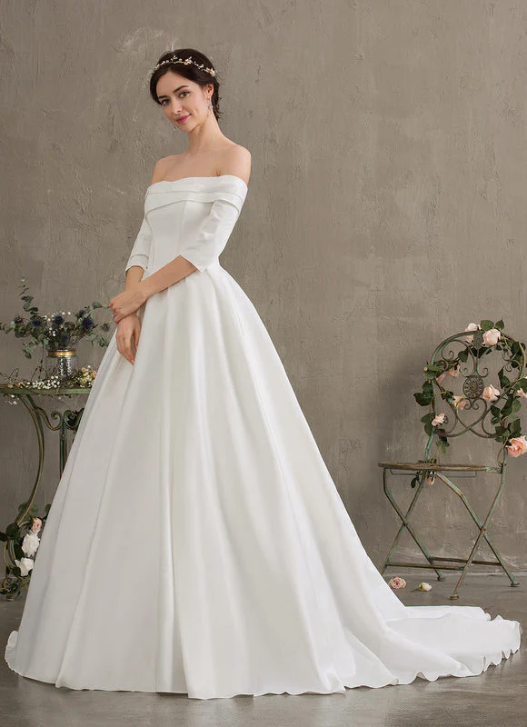 Robe Nuptiale Satinée Épurée Élégante – Image 4