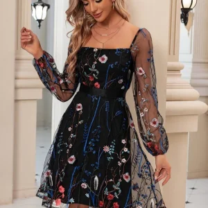 Robe De Bal Brodée Noire