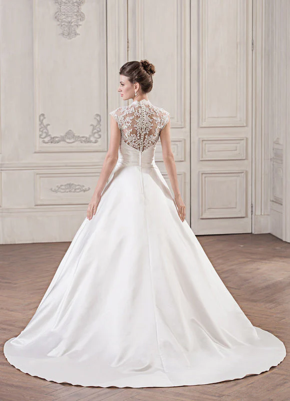 Robe Nuptiale Satinée Élégante Col V – Image 6