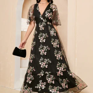 Robe Maxi Tulle Brodée Florale Élégante