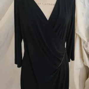 Robe cache-coeur noire