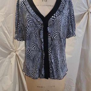 Blouse effet froissée noire et blanche