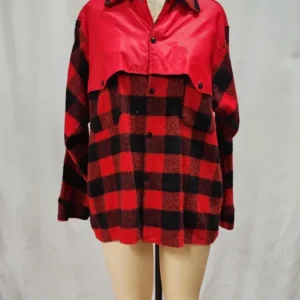 Chemise de chasse carreautée noire et rouge