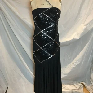 Robe de bal noire à paillettes
