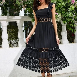 Robe Noire Chic À Volants Dentelle