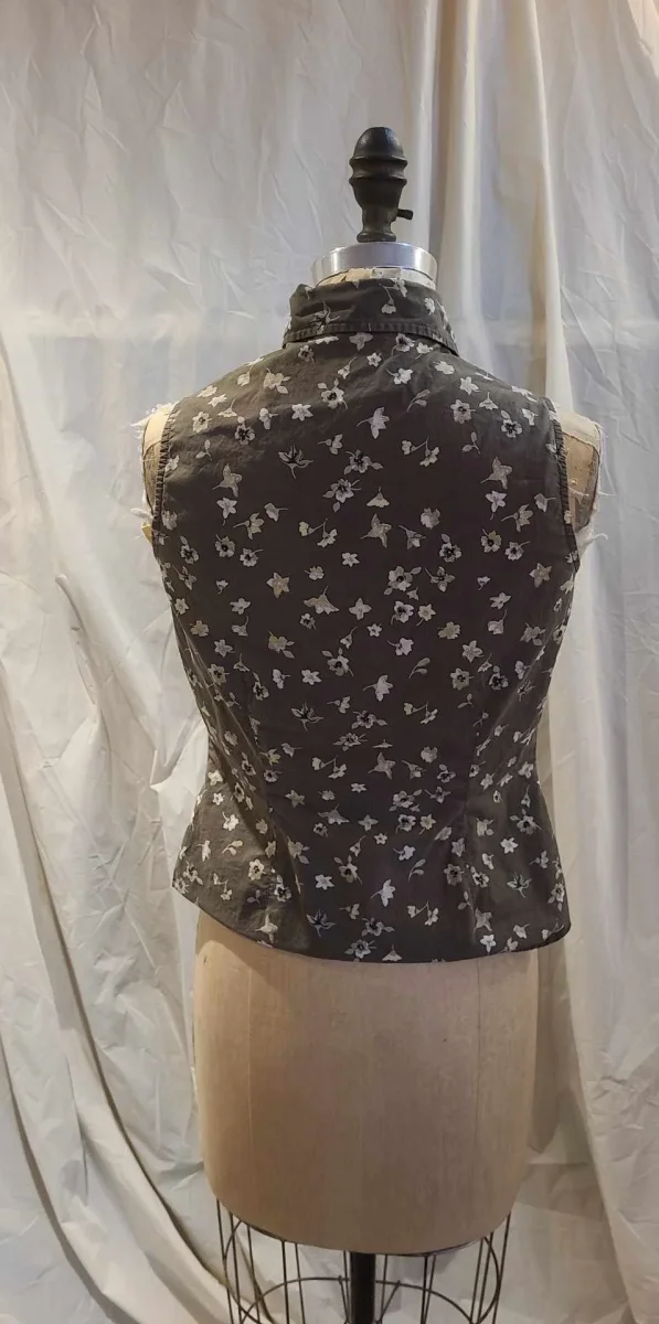 Blouse sans manches fleurie – Image 4