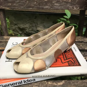 chaussures pastilles cuir brillant