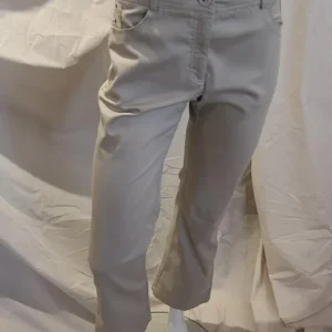 Pantalon grège jambe droite