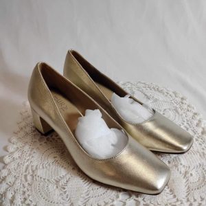 Chaussures cuir doré