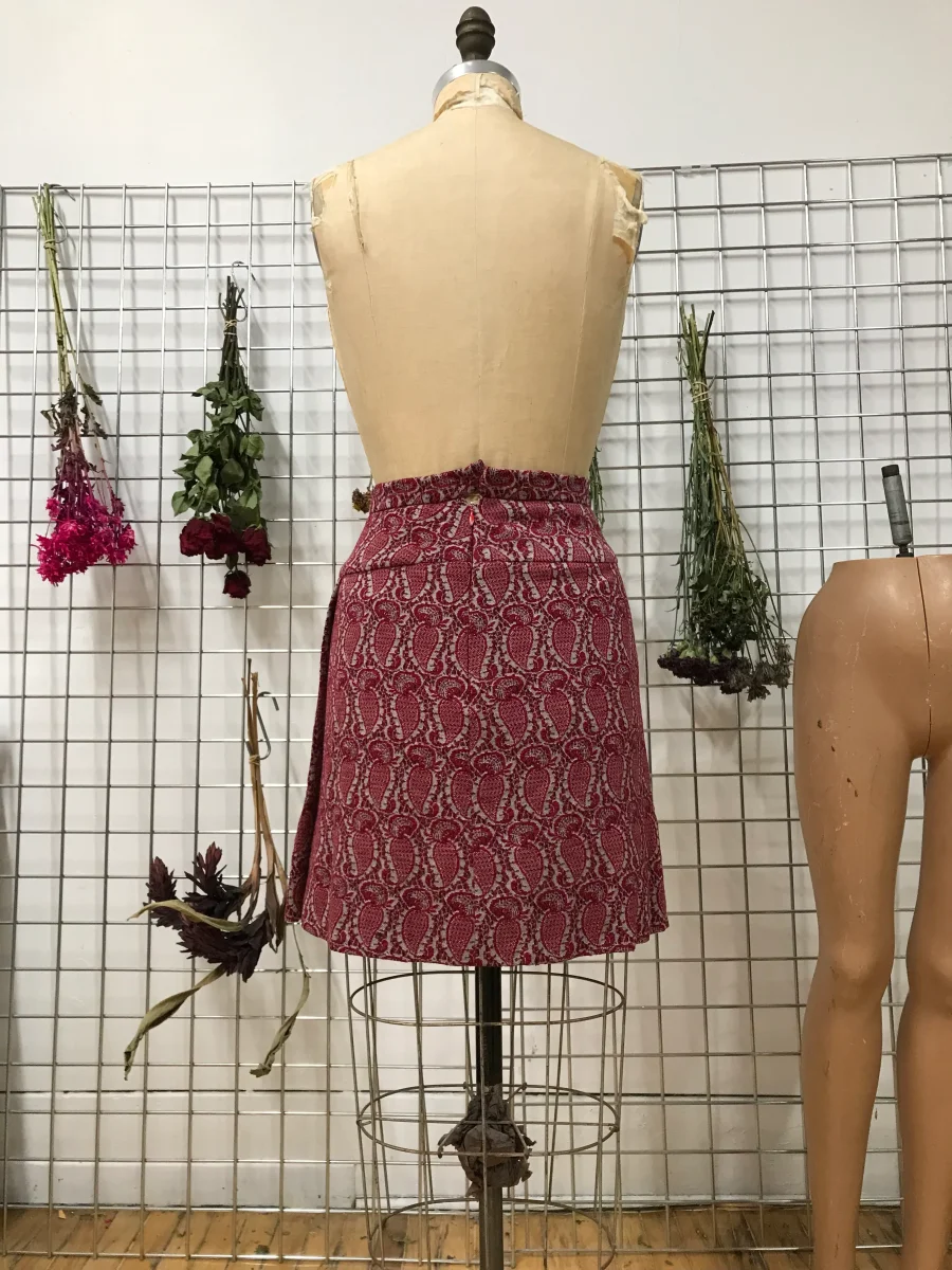 Jupe tailleur à motifs paisley framboise – Image 5