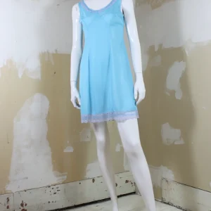 Robe de nuit bleu ciel