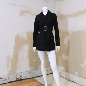 Manteau noir à studs