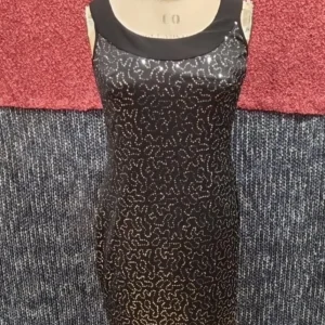 Robe noire à paillettes