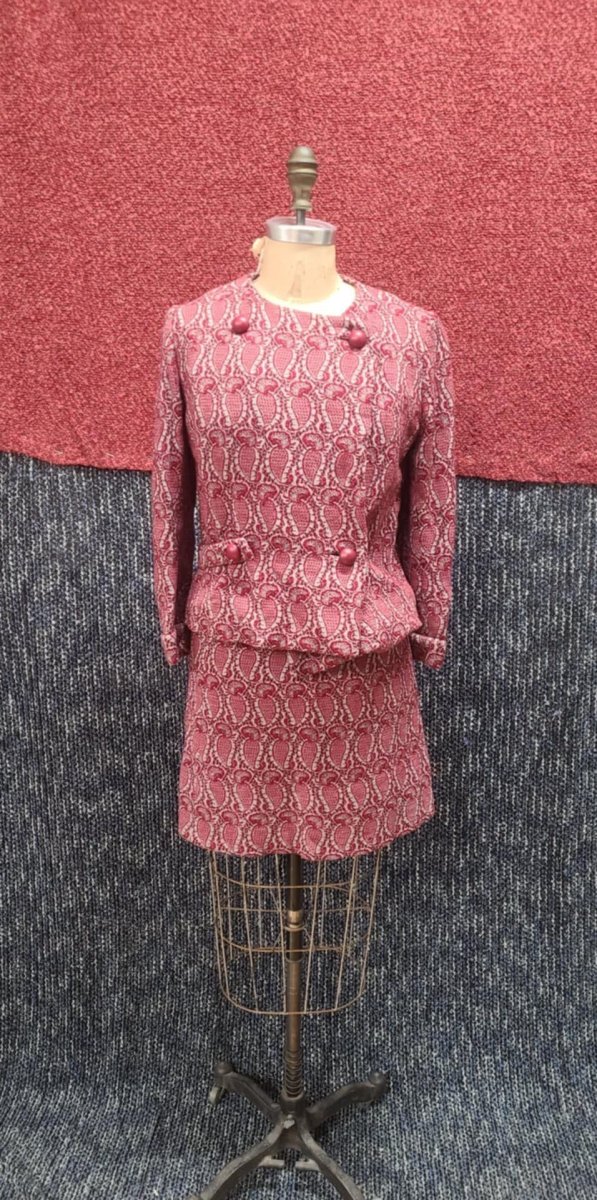 Jupe tailleur à motifs paisley framboise – Image 7