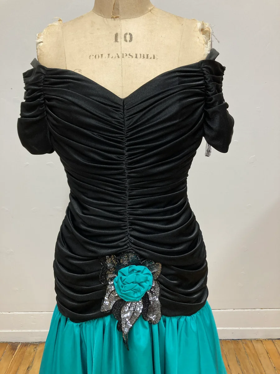 Robe de soirée noire et turquoise – Image 5