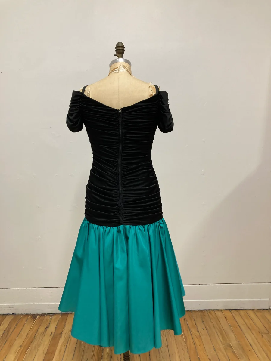 Robe de soirée noire et turquoise – Image 4