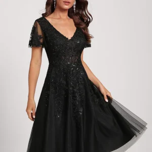 Robe Cocktail Tulle Brodée Élégante