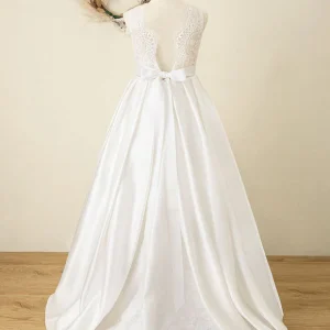 Robe Enfant Satinée Élégante À Traîne