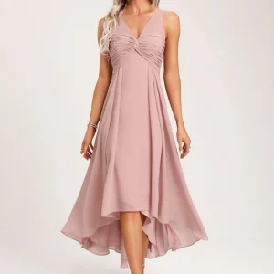 Robe Fluide Rose Poudré À Décolleté Plongeant Et Jupe Asymétrique