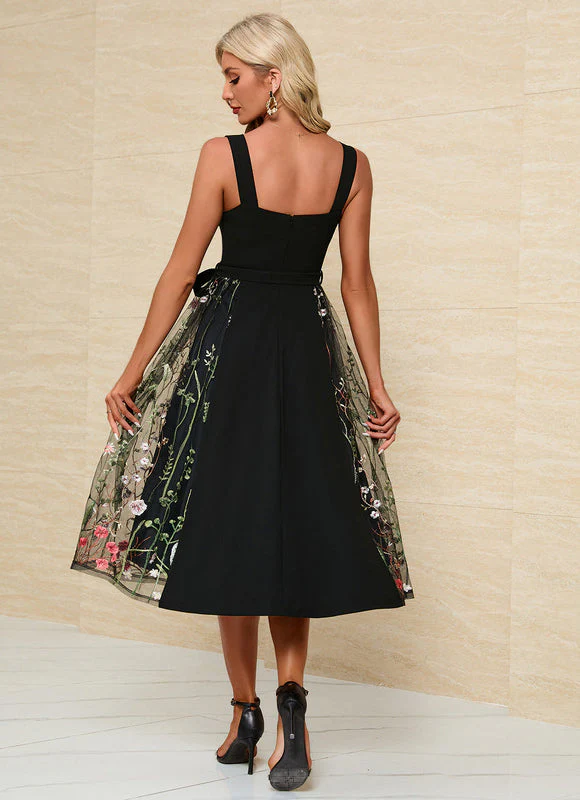 Robe Noire Chic À Tulle Brodé – Image 3