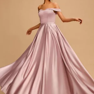 Robe Satinée Rose Poudrée À Épaules Dénudées