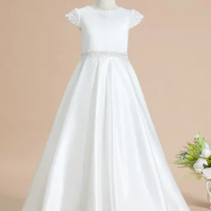 Robe Enfant Satinée Élégante Avec Dentelle